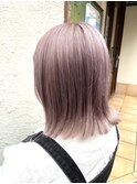 ピンクベージュ