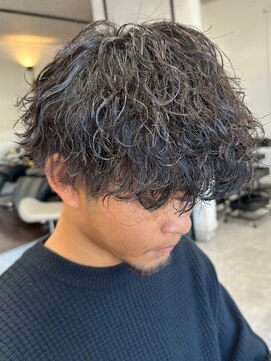 フゥ 宇都宮(FeU) 波巻きパーマセンターパートツイストパーマメンズマッシュパーマ