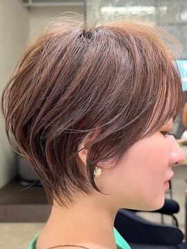 ビュー トウキョウ(VIEW TOKYO) 10代20代30代小顔顔まわり似合わせ耳かけショート