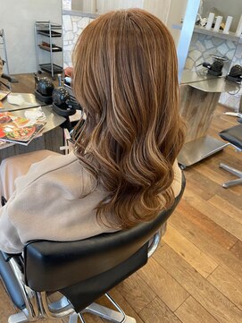 ジョイス(JOYCE) 白髪ぼかしハイライト　イルミナカラー髪質改善