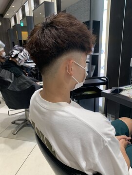 オンリーケアバイジャパン(ONLY CARE by JAPAN) メンズショートフェードツーブロックベリーショートアイブロウ