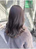 明るめアッシュベージュ×ミディアム