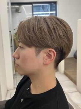 オットット(OttottO) 刈り上げセンターパート