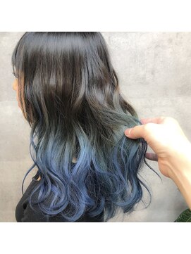 キャラ シャローネ 池袋(Chara Chalone) ブルーカラーのグラデーションスタイル【岸雄一】