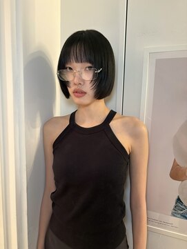 シータ(sheta) 【表参道sheta小林】黒髪ボブクラゲヘアーオリーブグレー小顔