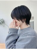 横顔までキレイに見える、上品でナチュラルな大人ショート。