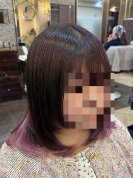 キャラ 池袋本店(CHARA) レイヤーカットにインナーデザインが可愛い/池袋インナーカラー