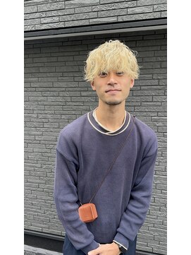モアムー(Moremuu) 【長尾】ブリーチパーマ