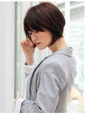 【Blume COSTA】シンプルシルエットの大人ショートボブ