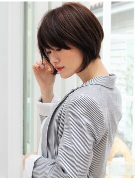 ブルーム コスタ(Blume COSTA) 【Blume COSTA】シンプルシルエットの大人ショートボブ