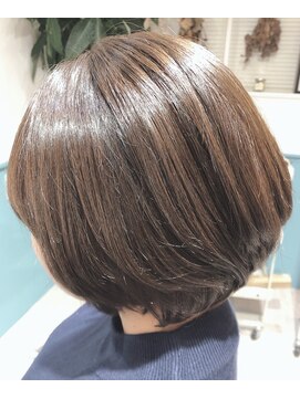 フェリ(farg) 小顔補正立体カット【サロンスタイル】