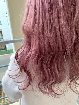 ジーナ 博多(Zina) 小顔セミウェットウェーブピンクベージュハイライトカラー