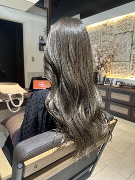 ヘアリゾート粋 ティガ 池袋店(tiga) 池袋 外国人風　モテ髪ロングヘア　アッシュグレージュ