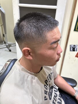 フォーコーナーズ(Four Corners) スキンフェード/バーバー/刈り上げ／ボウズスタイル