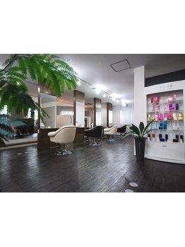 経験豊富な女性スタイリストが担当!同性だからわかる悩みや理想styleを叶える＊大人女性からの圧倒的支持◎