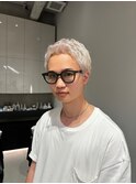 ホワイト×スパイキーショート