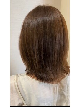 エムウィッシュ(M Wish) カーキグレージュ/イルミナカラー/クビレミディアム