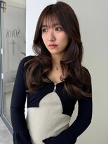 ソヨン なんば(SOYON) カーキベージュ×艶ロング