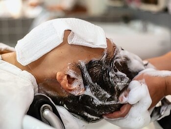 稲月美容室の写真/【ヘッドスパ×髪質改善】頭皮環境を改善し次の髪を健やかに◇思わず眠ってしまう魔法のようなひとときを＊