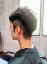 セブン(SEVEN) ハチの部分が気になって仕方ないので攻めますカット