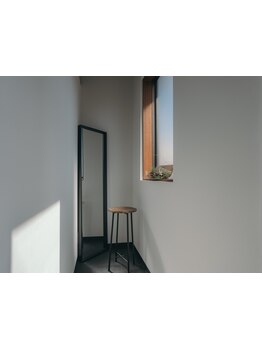 くせ毛や髪質の変化、カラーの落ち方などお客様の髪質に向き合って施術し、お手入れ方法までご提案します！