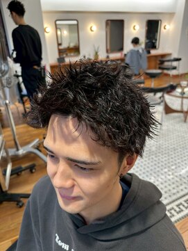ザデイトウキョウ 表参道 青山(THE DAY TOKYO) 表参道駅MEN’S/ニュアンスパーマ/刈り上げセンターパート