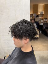 メンズクル(men's quru.)&nbsp;ツイストスパイラルパーマ刈り上げンターパートメンズカット勝川