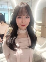 オモチャ 銀座(OMOCHA)&nbsp;暗髪でつくる大人可愛い韓国レイヤーヘア/顔まわりカット