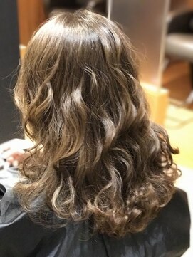 ティ ステージ(T.STAGE) めりはりカールグラデーション