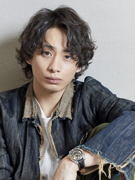 アンフィニー 銀座(ANFINI) セクシーメンズミディアムヘア大人の雰囲気センターパートパーマ