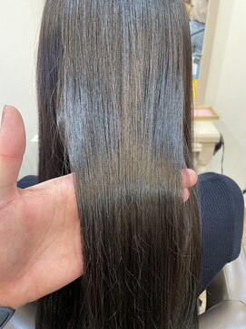 アルターリール(aL ter Rire) 黒髪/グレーベージュ/レイヤーロング/前髪パーマ