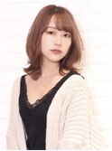 くびれひし形ボブ　ベージュカラー
