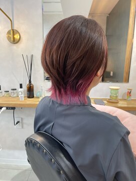 キビト(kibito) インナーカラーピンク/ウルフショート