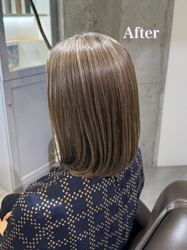 ロエ(loe) 透明感抜群!柔らかい明るめベージュが魅力の大人ハイライト!