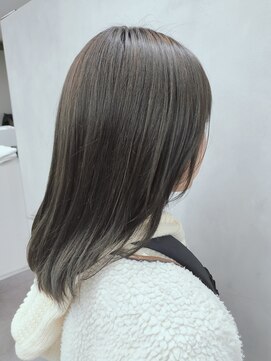 ニューカマー バイ ヘッドライト シブヤ(NEW COMER by HEADLIGHT shibuya) 艶髪ストレート