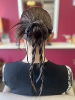 ヘアデザイン ニーチェ(Hair Design ni che) ポニーツイン編み込み