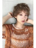 マッシュショート　フェミニン　大人かわいいハイトーンベージュ
