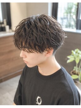 ビハインドザカーテン(BEHIND THE CURTAIN)の写真/魅力を引き出すメンズカット&パーマ♪毎朝のセットも簡単で好印象ヘアへ◎再現性抜群!