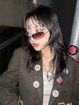 ルル(Lulu) ハイレイヤーハッシュカットスタイル