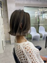 イキ 表参道(iki omotesando)&nbsp;モード/無造作ウェーブ/大人ガーリー[表参道駅]