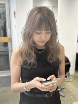 リラ バイ ミラ 新宿(LILA by MILA)&nbsp;透明感ブリーチダブルカラー/レイヤーカットこなれミディ/新宿