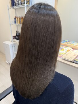 モクヘアー(moc hair) うる艶アッシュ系ロング