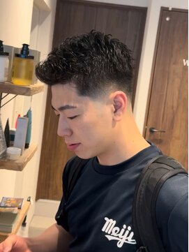 グルーマーズトウキョウ 渋谷店(GROOMER/S TOKYO) スパイキーショート　フェード　スペインカール