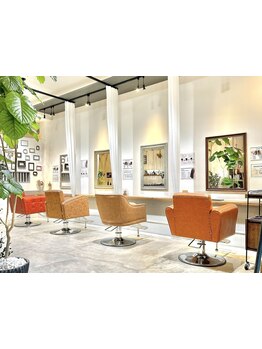 明るく落ち着いた店内でゆったり寛げるプライベートサロン◇あなたの理想をカタチにしてくれる[駐車場あり]