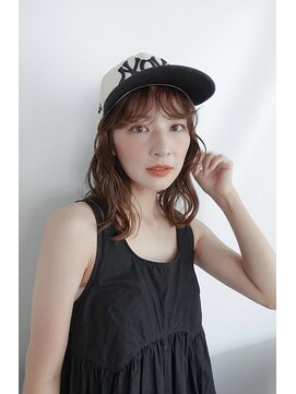 タス(tas) ゆったりカールのミディアムパーマ