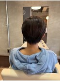 大人かわいいくびれショート