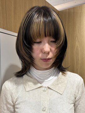 カシェル トウキョウ(Cashel Tokyo) 顔周りカット 顔まわりレイヤー 重ためウルフ