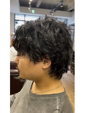 バーバーショップテト(barber shop tete) センターパート／スパイラルパーマ