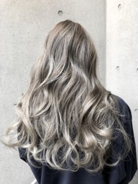 クアトロ(KUATRO) 外国人風ハイライトカラー