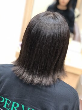 ヘアサロンアンドヘアメイクディー(hair salon hair make D) 仙台D ワンレン 外ハネ 切りっぱなしボブ ぷつっとボブ スタイル